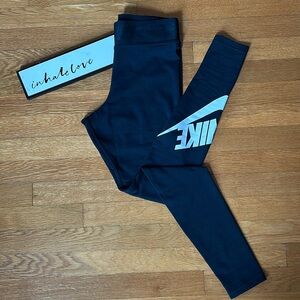 NWOT Nike Leggings Size Small